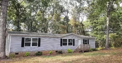 41 Manley Ter, Royston, GA 30662
