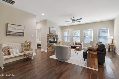 Living - 357 Cypress Dr, Gray, GA 31032 photo 6 of 6