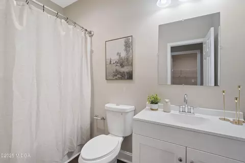 Bath - 357 Cypress Dr, Gray, GA 31032 photo 4 of 4