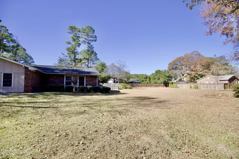 Exterior - 1205 Morningside Dr, Perry, GA 31069 photo 5 of 6