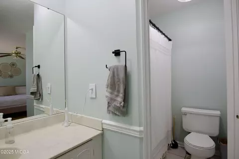 Bath - 1205 Morningside Dr, Perry, GA 31069 photo 2 of 3