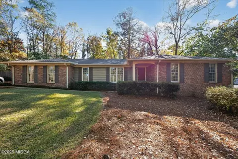 673 Commanche Dr, Macon, GA 31210