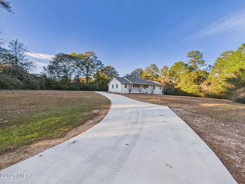 2970 Frederick Dr, Dry Branch, GA 31020