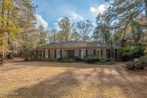 5104 Pine Ridge Dr, Macon, GA 31210