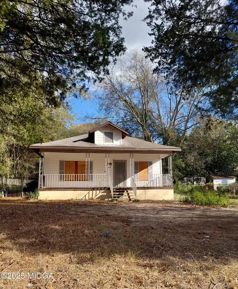 1322 Triple Hill Dr, Macon, GA 31206