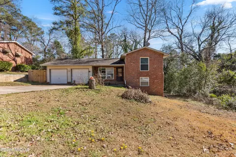 108 Woodsdale Dr, Warner Robins, GA 31088