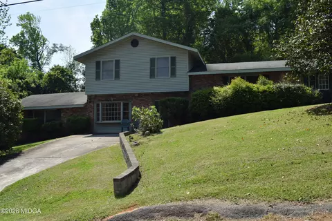 201 Clairmont Dr, Warner Robins, GA 31088
