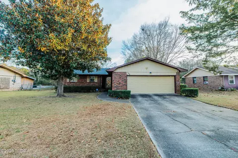 106 Williams Dr, Bonaire, GA 31005