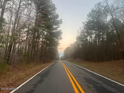 127 Long Shoals Ave, Eatonton, GA 31024