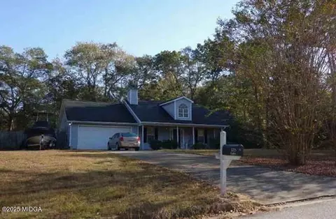 1215 Browns Country Ln, Locust Grove, GA 30248