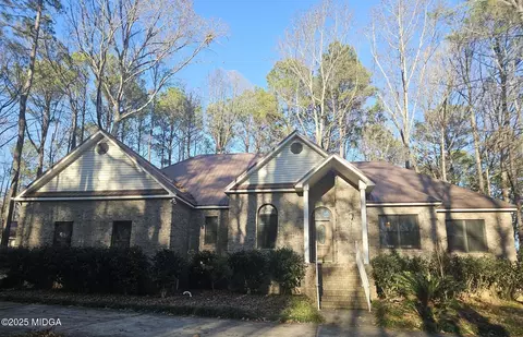 103 Oakview Cir, Gray, GA 31032