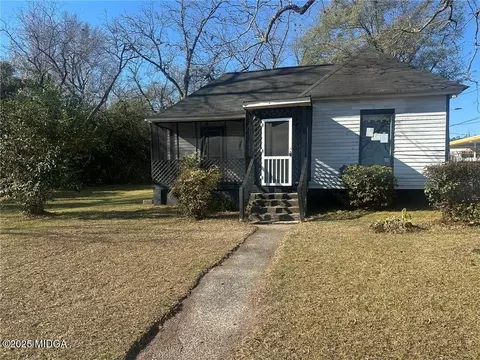 1392 Fort Hill St, Macon, GA 31217