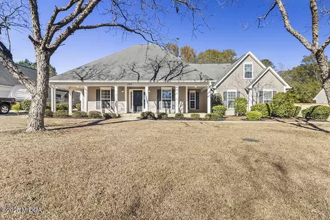 209 Grove Ln, Kathleen, GA 31047