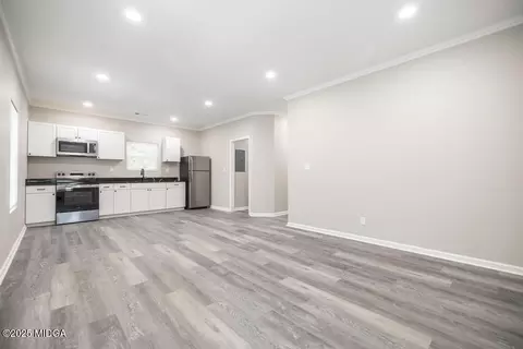 Living - 2607 Beech Ave, Macon, GA 31204 photo 4 of 6