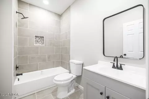 Bath - 2607 Beech Ave, Macon, GA 31204 photo 6 of 6