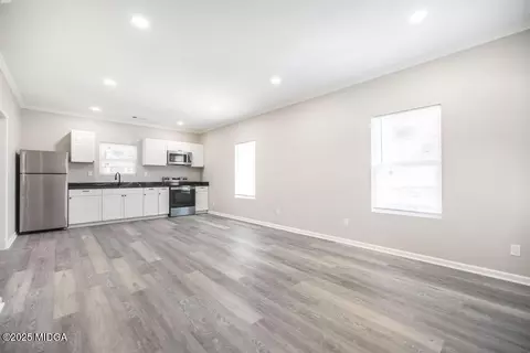 Living - 2607 Beech Ave, Macon, GA 31204 photo 1 of 6