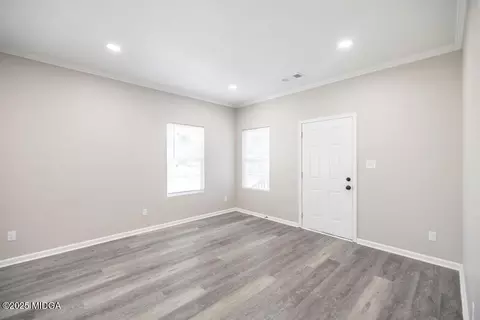 Living - 2607 Beech Ave, Macon, GA 31204 photo 2 of 6