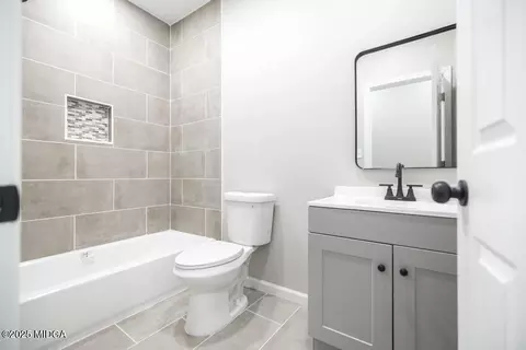 Bath - 2607 Beech Ave, Macon, GA 31204 photo 1 of 6