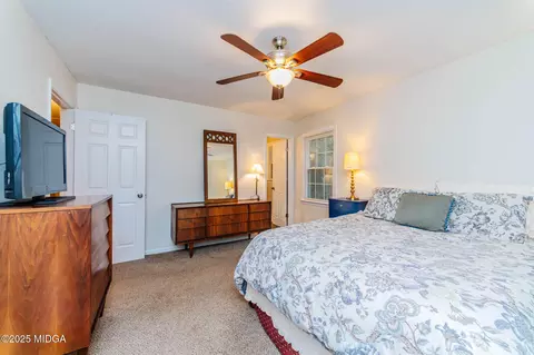 Bedroom - 1009 N Davis Dr N, Perry, GA 31069 photo 3 of 12