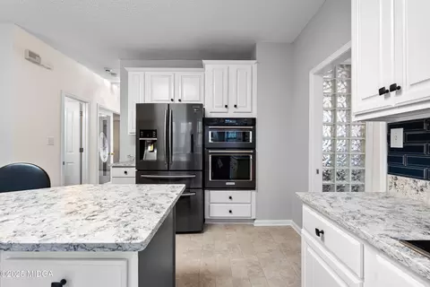 Kitchen - 40 Jacksons Vly, Sharpsburg, GA 30277 photo 5 of 5