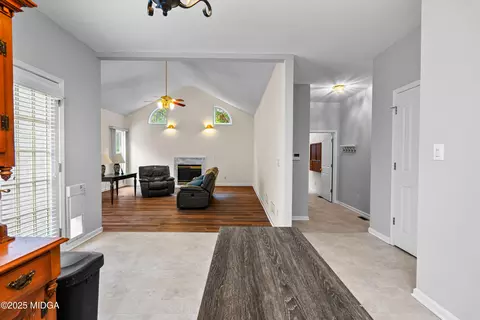 Entry Way - 40 Jacksons Vly, Sharpsburg, GA 30277 photo 4 of 10