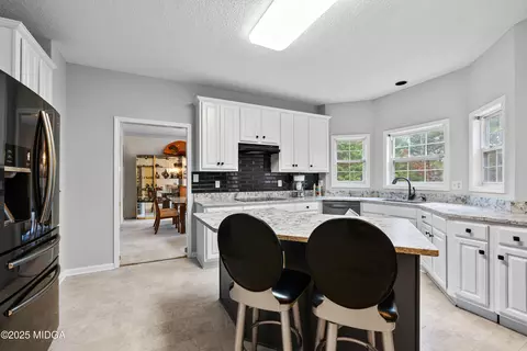 Kitchen - 40 Jacksons Vly, Sharpsburg, GA 30277 photo 2 of 5