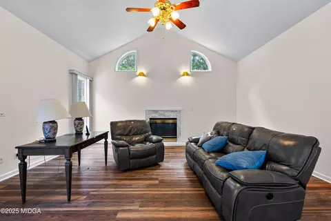 Living - 40 Jacksons Vly, Sharpsburg, GA 30277 photo 2 of 4