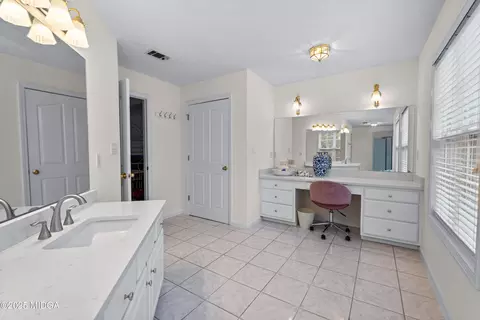 Bath - 40 Jacksons Vly, Sharpsburg, GA 30277 photo 2 of 11