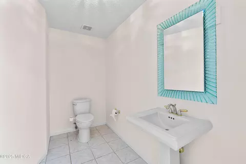 Bath - 40 Jacksons Vly, Sharpsburg, GA 30277 photo 10 of 11