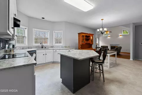 Kitchen - 40 Jacksons Vly, Sharpsburg, GA 30277 photo 1 of 5