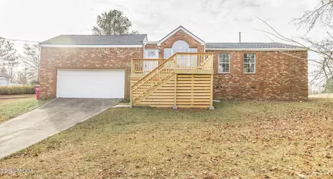 2311 E Gwendale Dr, Lizella, GA 31052