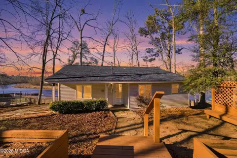 424 Henry Higgins Rd, Jackson, GA 30233