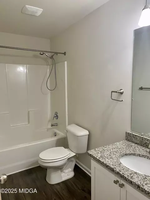 Bath - 155 Kinsale Dr, Macon, GA 31216 photo 3 of 9