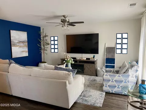 Living - 155 Kinsale Dr, Macon, GA 31216 photo 1 of 6