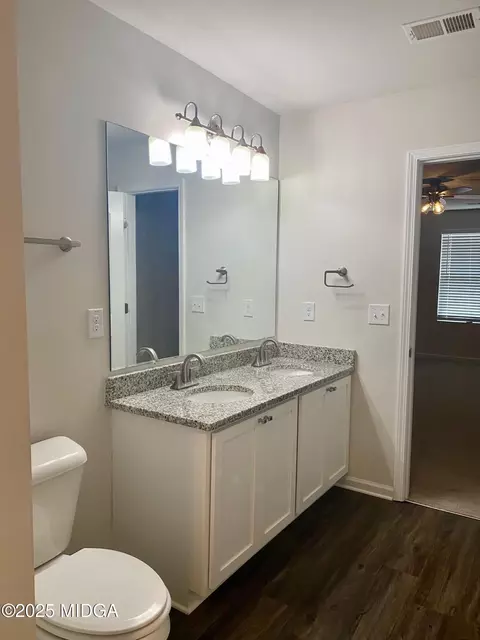 Bath - 155 Kinsale Dr, Macon, GA 31216 photo 5 of 9