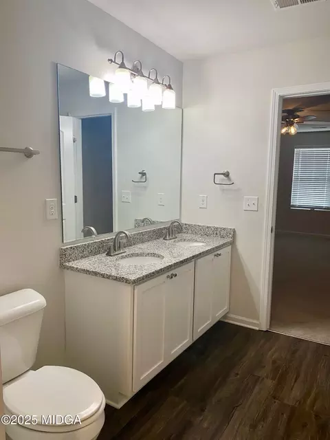 Bath - 155 Kinsale Dr, Macon, GA 31216 photo 7 of 9