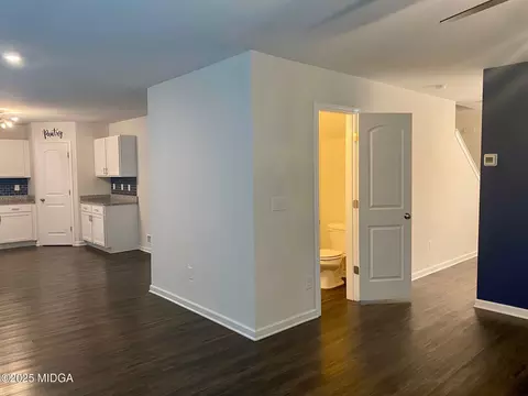 Entry Way - 155 Kinsale Dr, Macon, GA 31216 photo 5 of 9