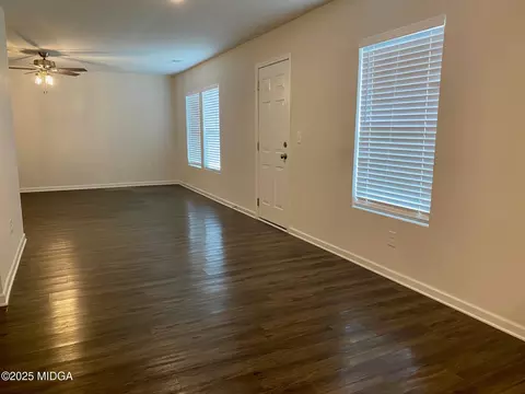 Living - 155 Kinsale Dr, Macon, GA 31216 photo 5 of 6