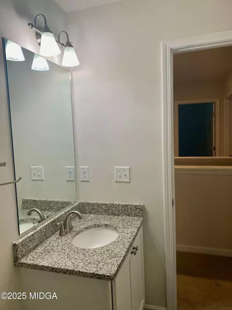 Bath - 155 Kinsale Dr, Macon, GA 31216 photo 4 of 9