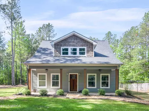 180 Preservation Dr, Jackson, GA 30233
