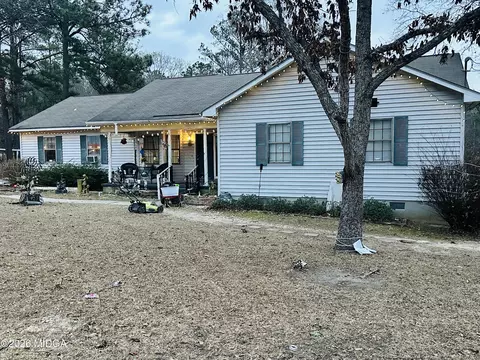110 Canary Ln, Lizella, GA 31052