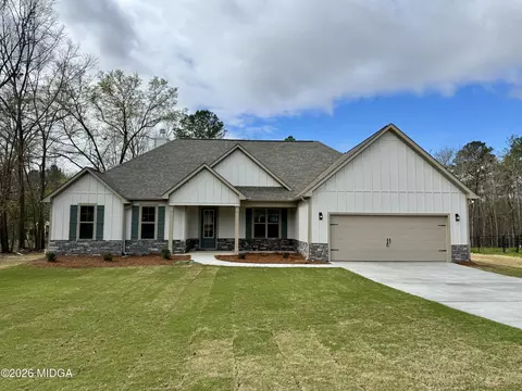 157 Country World Dr, Macon, GA 31211