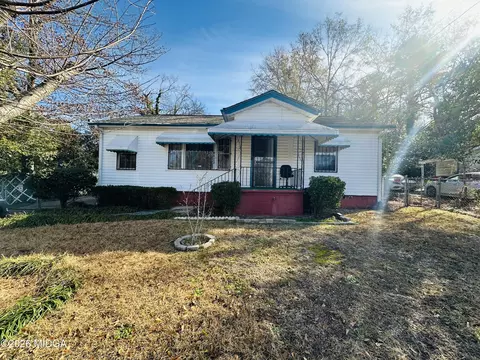 1316 Triple Hill Dr, Macon, GA 31206
