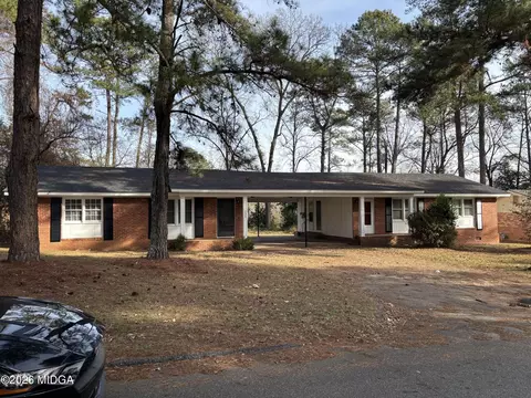225 Woodland Trl, Warner Robins, GA 31088