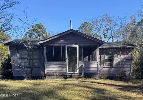 3801 Crest Dr, Macon, GA 31217