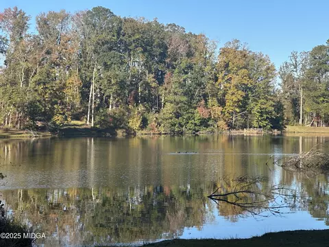 12 Cherokee Resort Rd, Pine Mountain, GA 31822