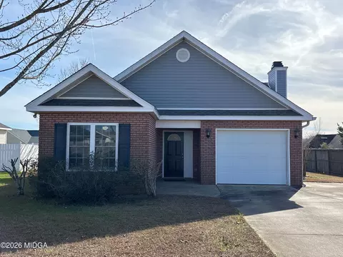 303 Sark Dr, Warner Robins, GA 31088