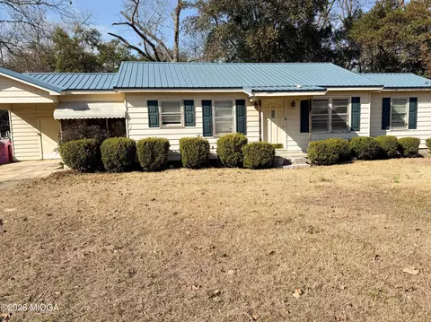 145 Edmondson Cir, Cochran, GA 31014