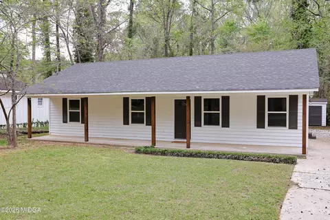 1379 Royalwyn Dr, Macon, GA 31220