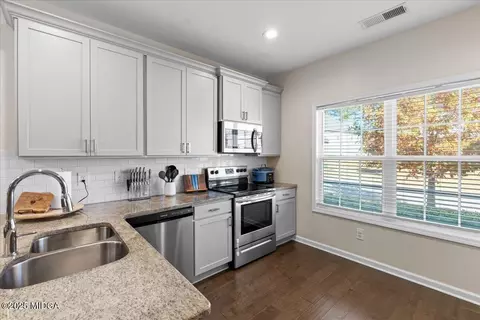 Kitchen - 108 E River Cane, Perry, GA 31069 photo 3 of 5
